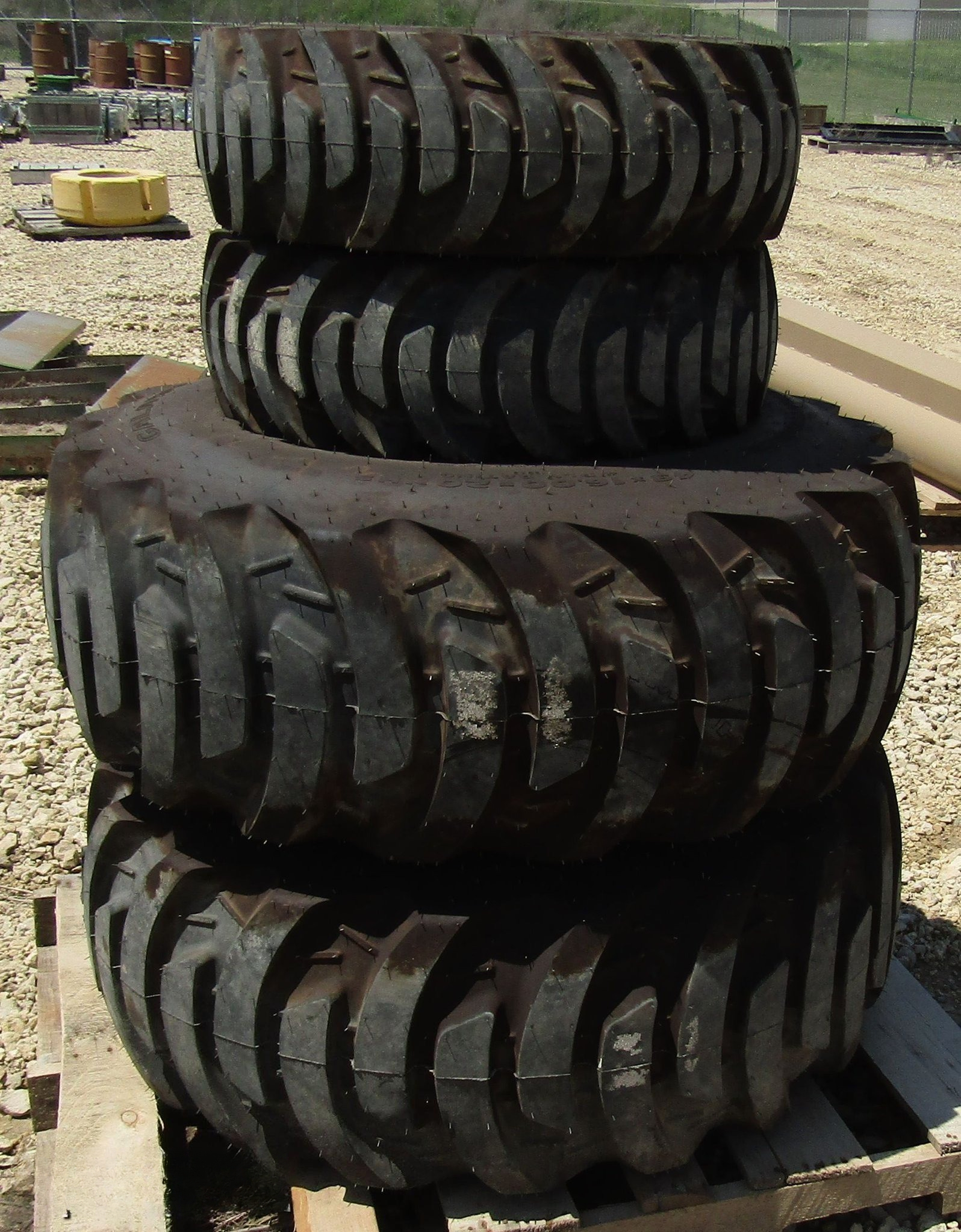 (4) Tires and Wheels Set  thumbnail 3