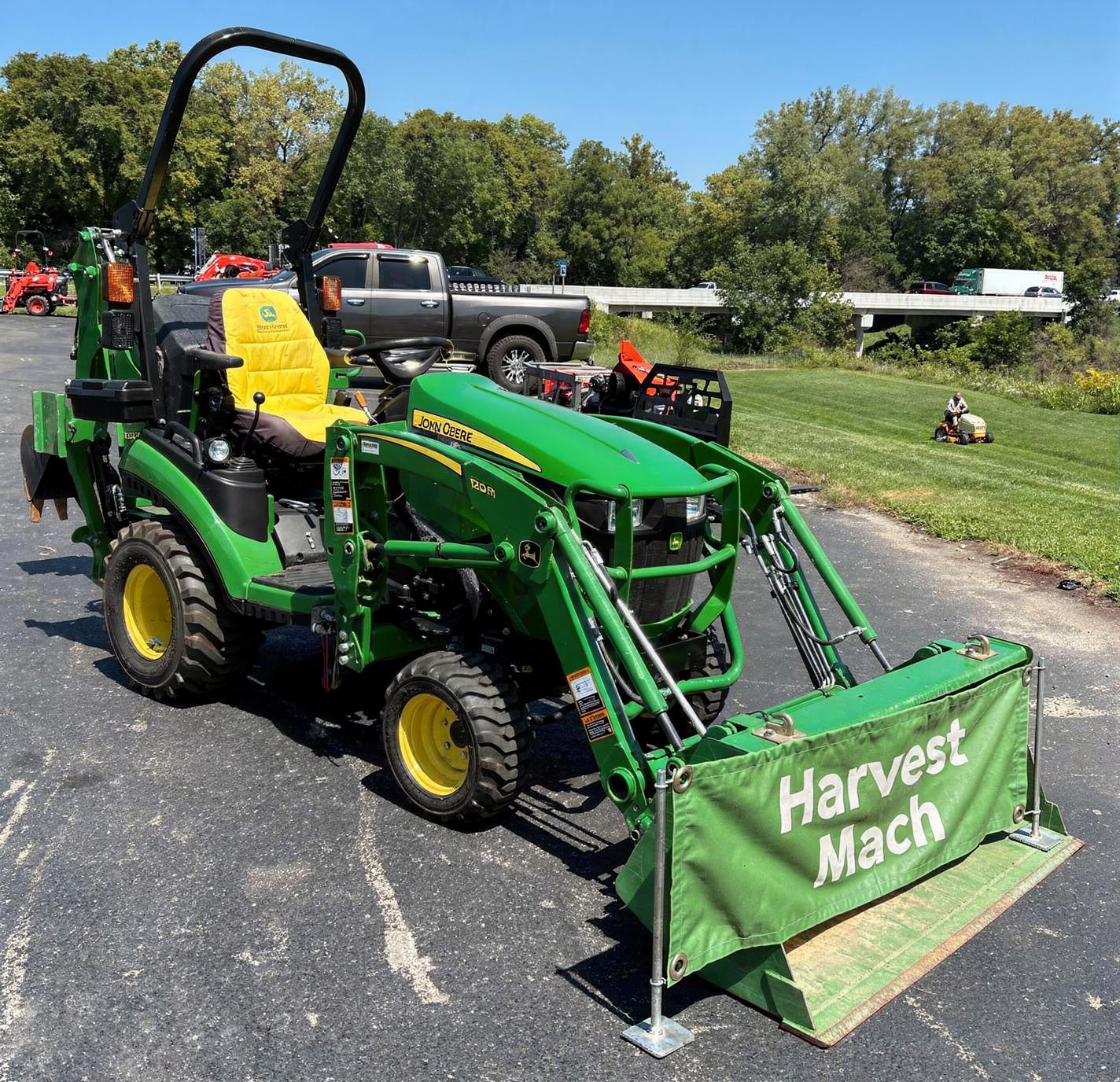 2019 John Deere 1025R