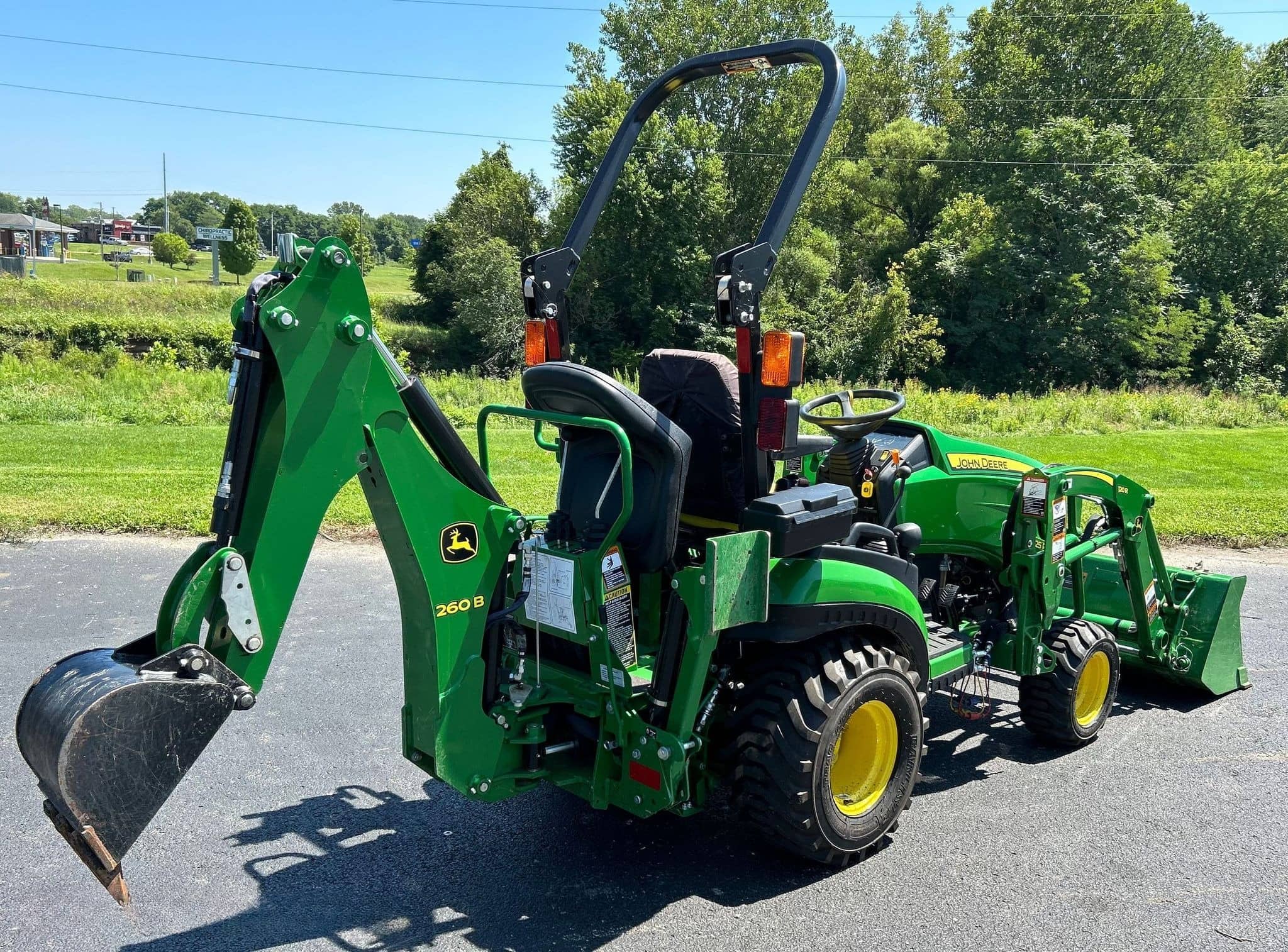 2019 John Deere 1025R thumbnail 2