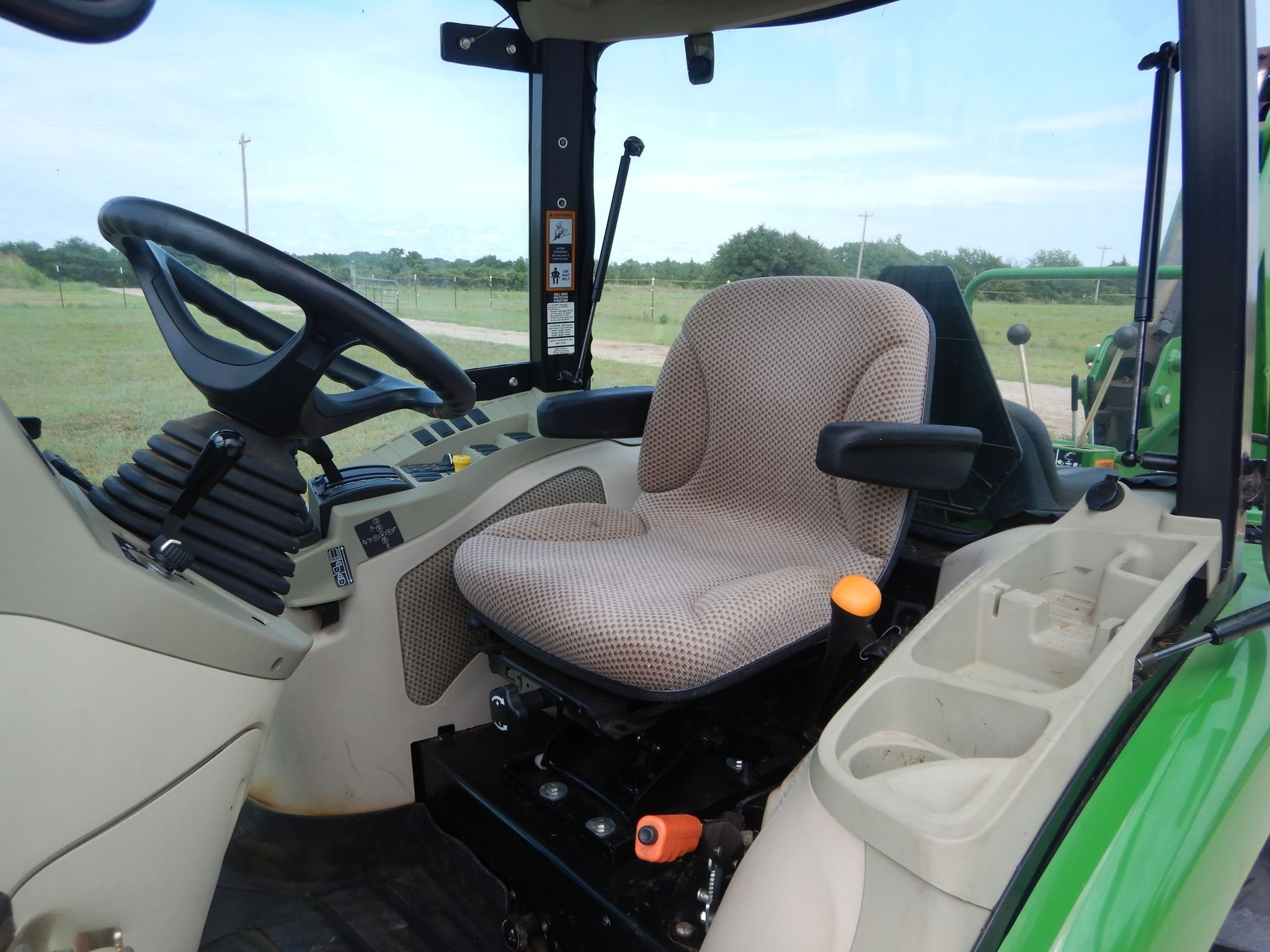2021 John Deere 3039R thumbnail 5