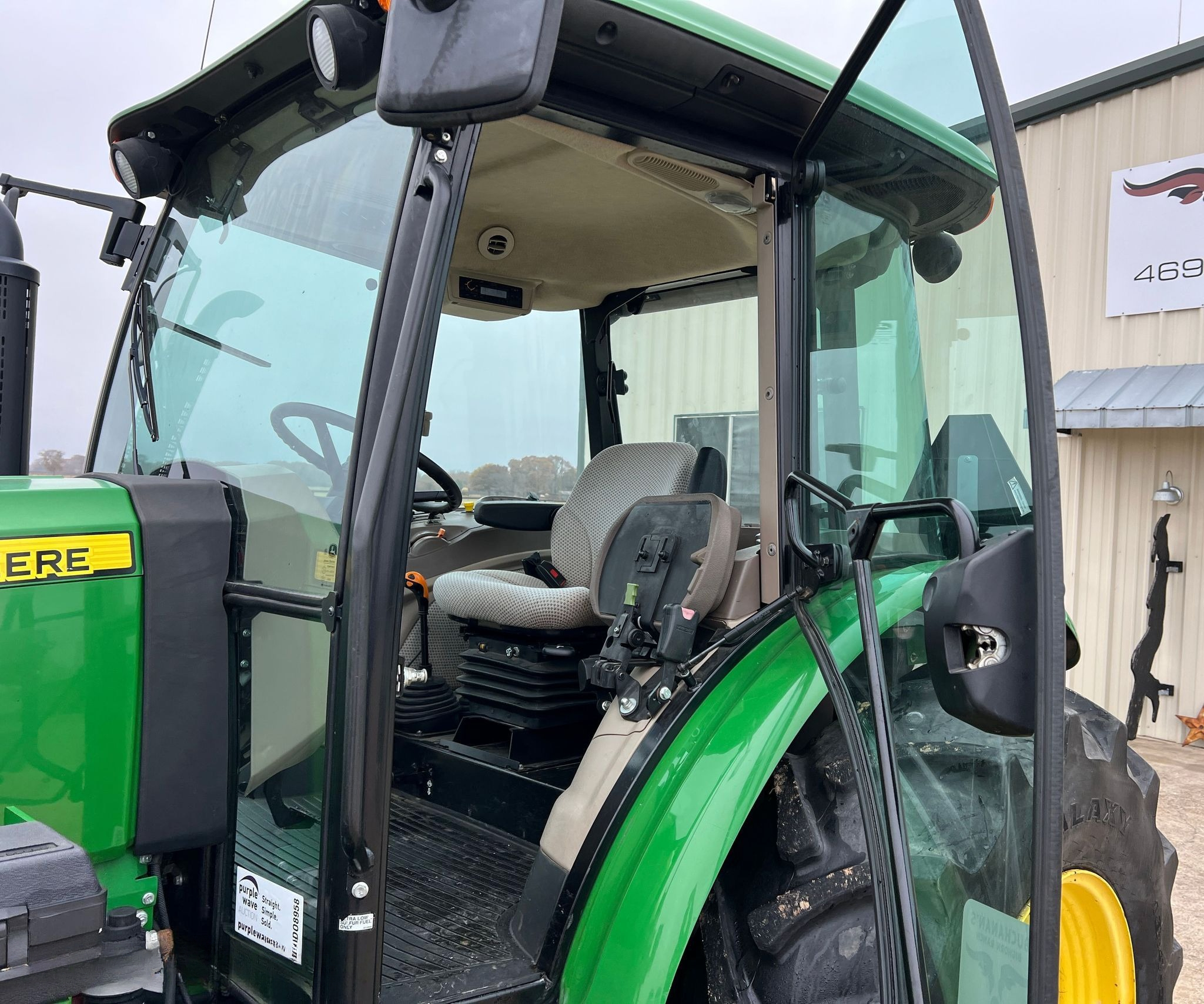 2017 John Deere 5100E MFWD Tractor  thumbnail 5