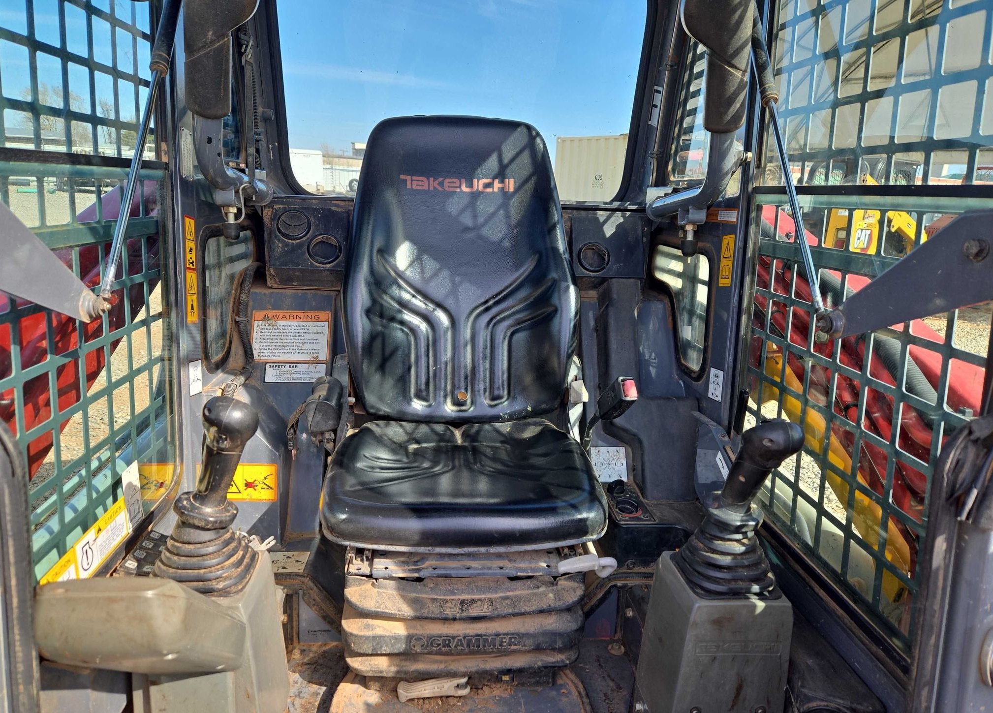 2017 Takeuchi TL8 thumbnail 7
